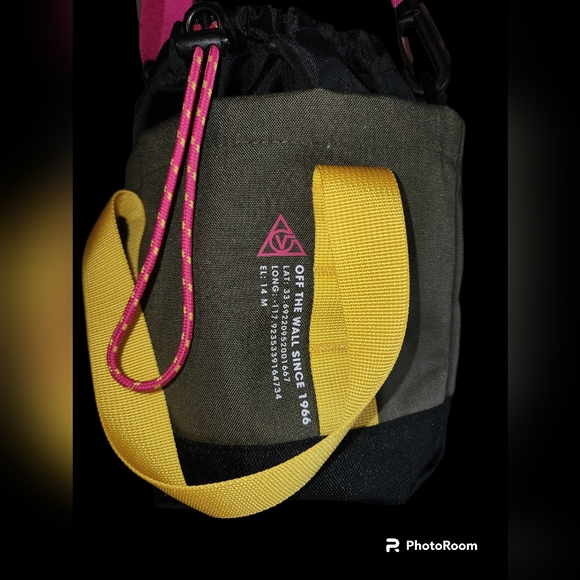 Vans 66 Supply Crossbody Bag (Grape Leaf) Olive Green Bucket Bag Casual Canvas - Picture 3 of 6